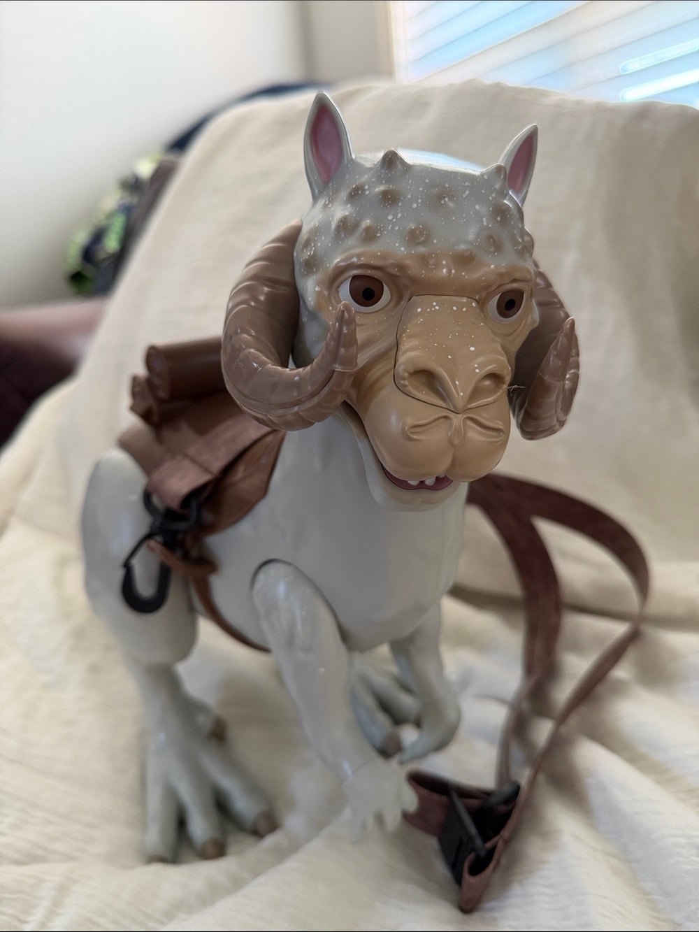 Star Wars popcorn bucket Tauntaun Disney NWOT.  Working sound.